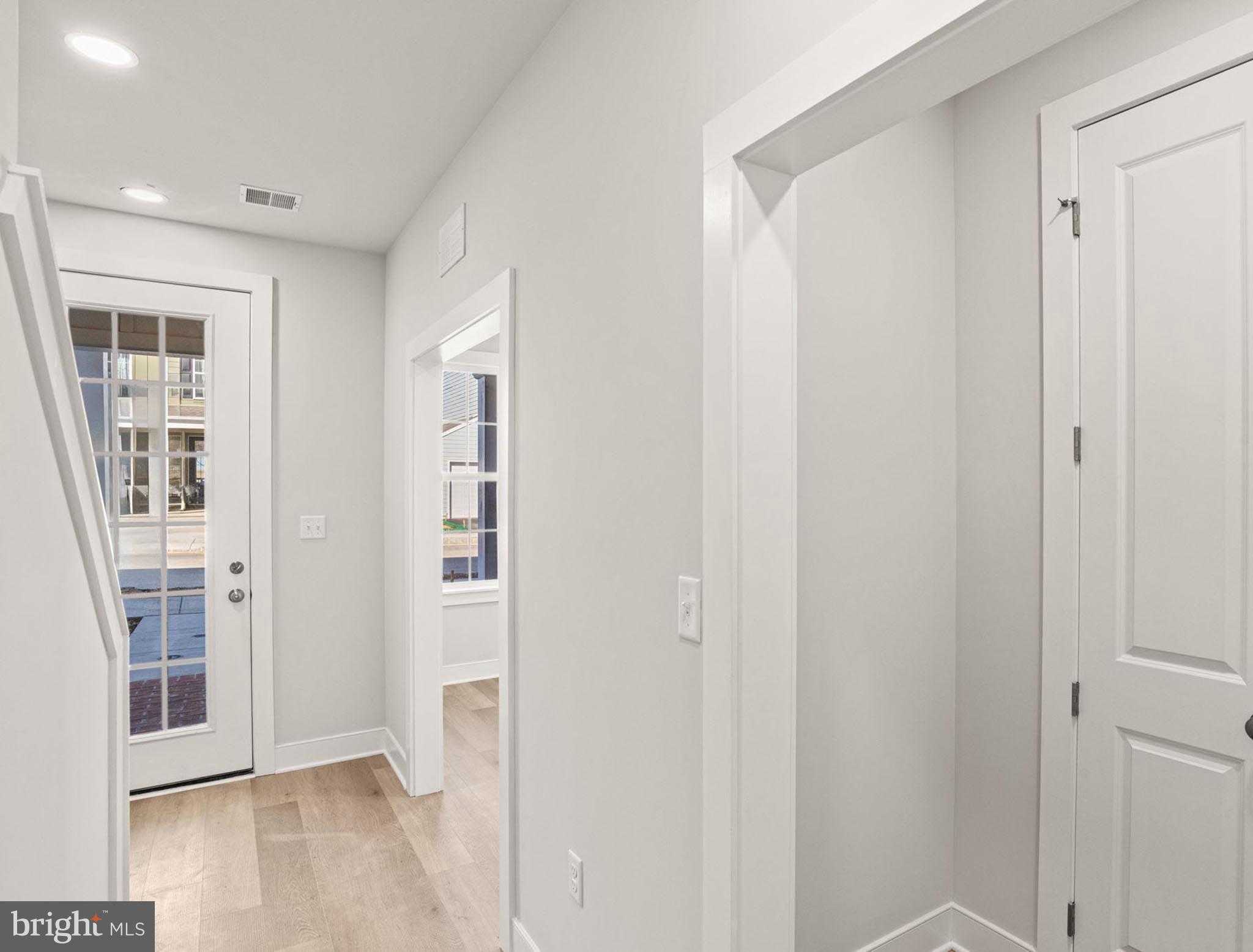 1114 Collina Ln photo 8