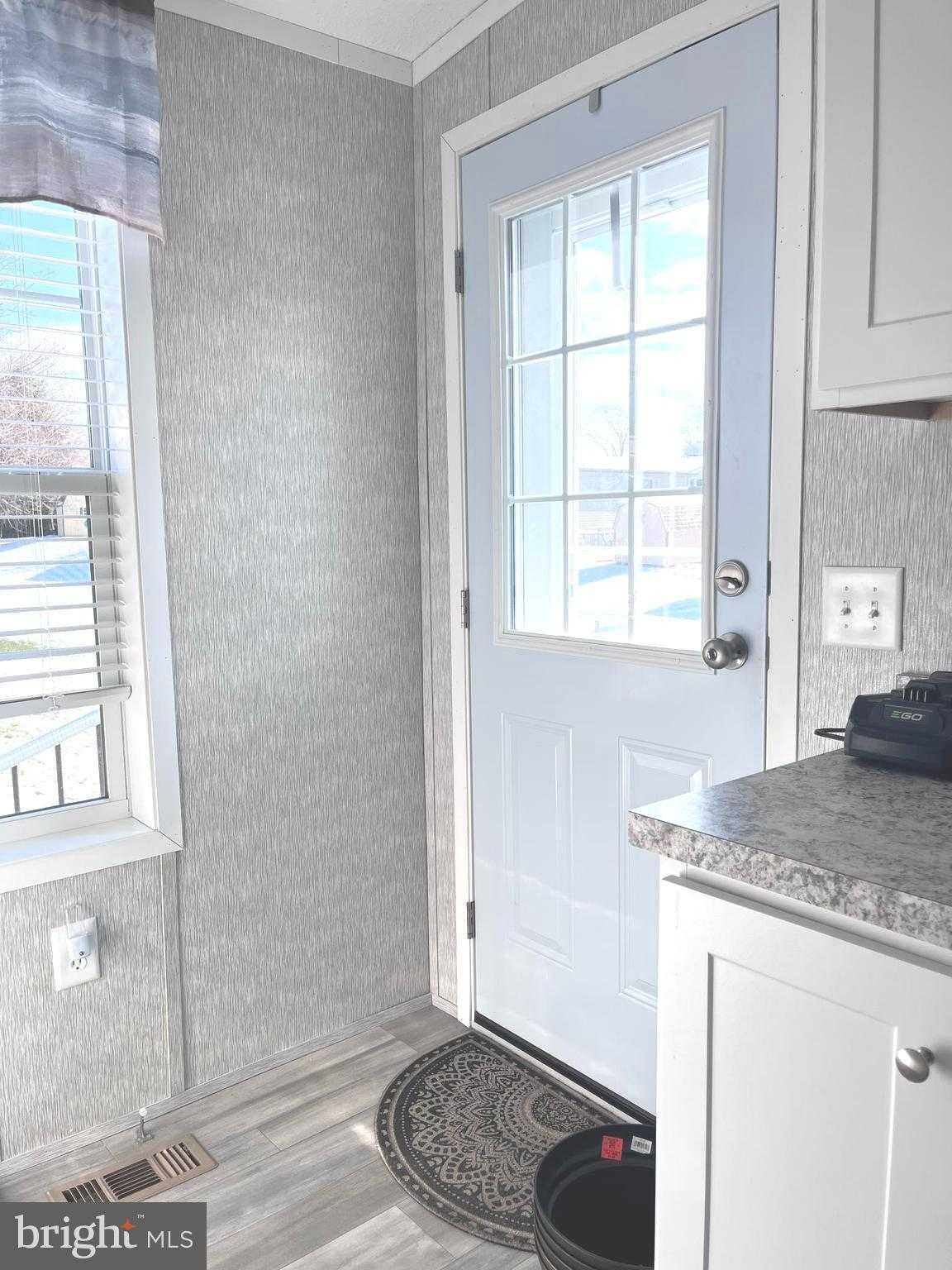 5500 Lincoln Way E photo 9