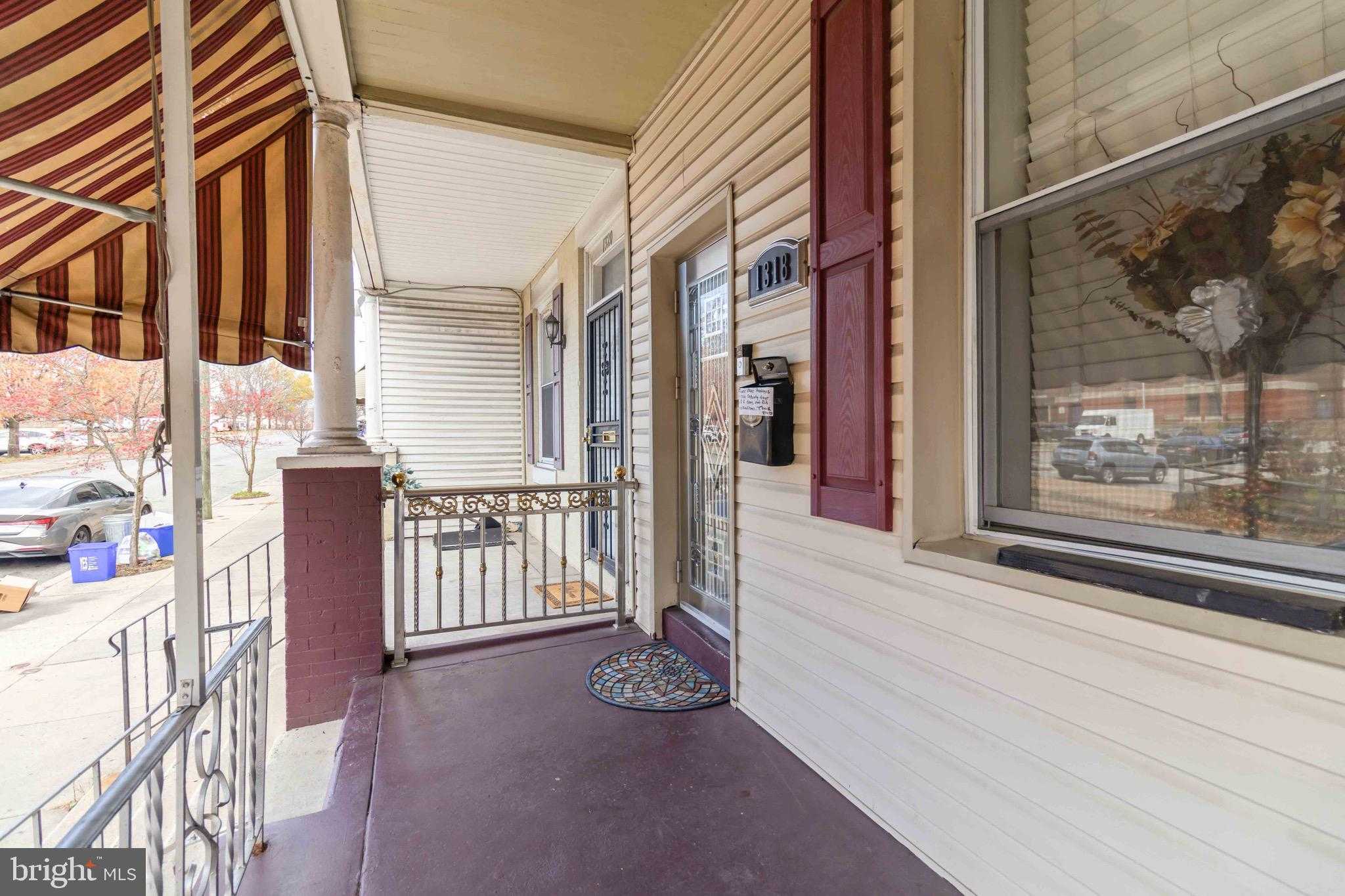 1318 E Haines St photo 2