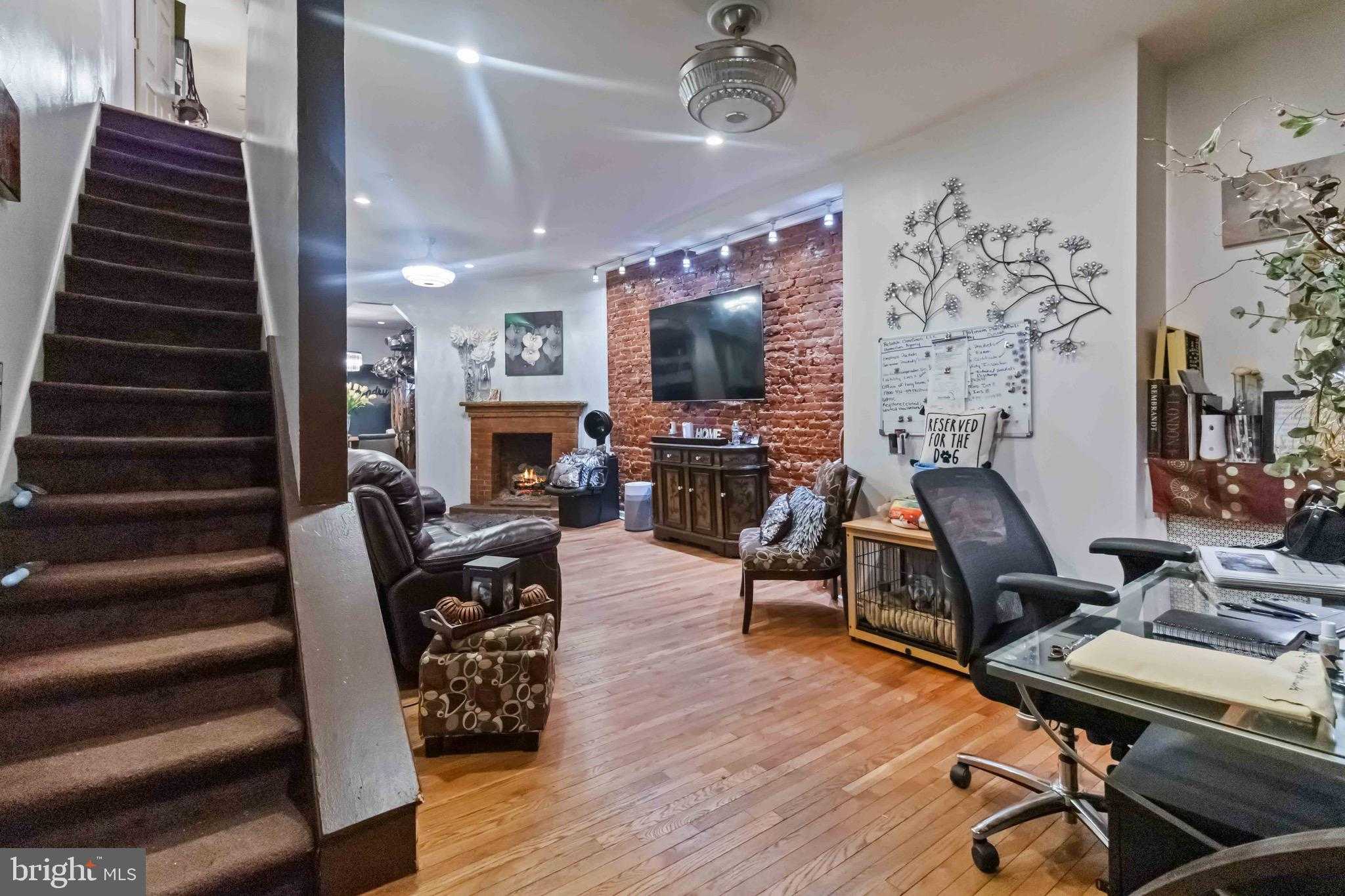 1318 E Haines St photo 4