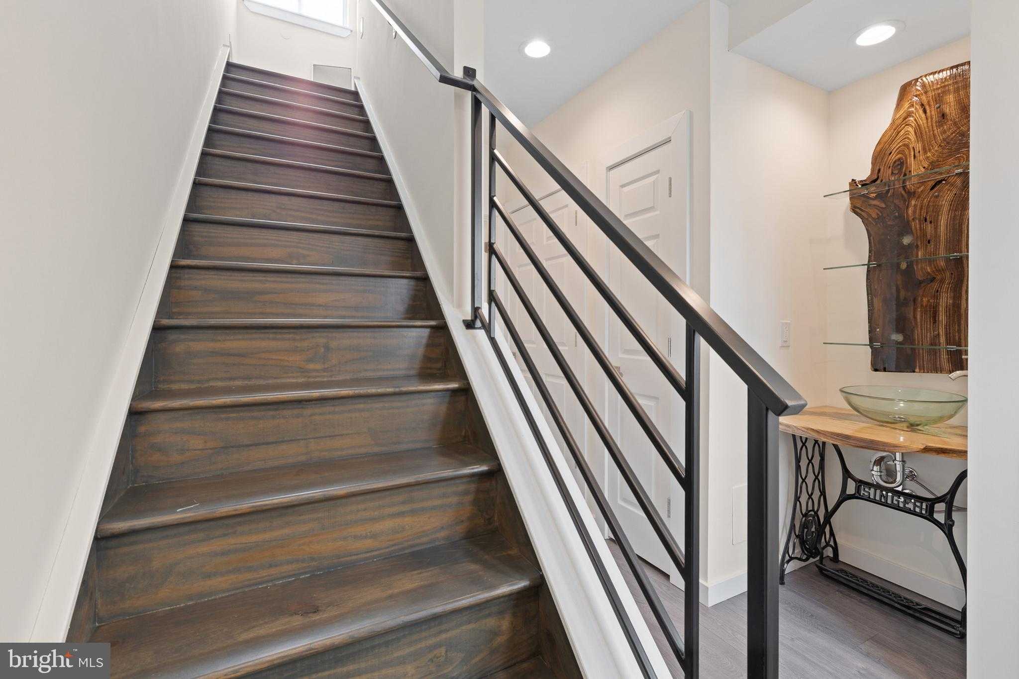 2035 N Orianna St photo 32