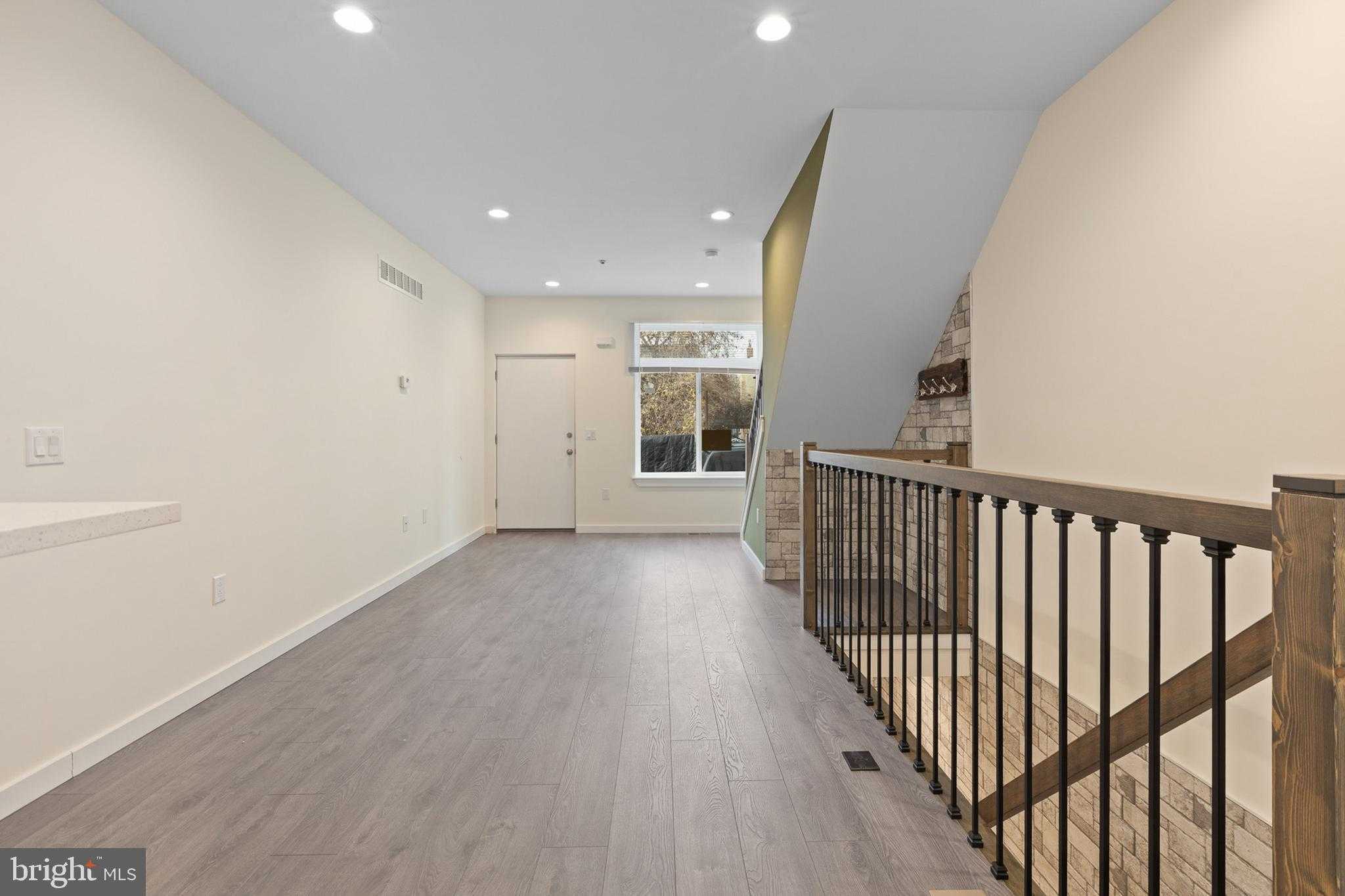 2035 N Orianna St photo 8