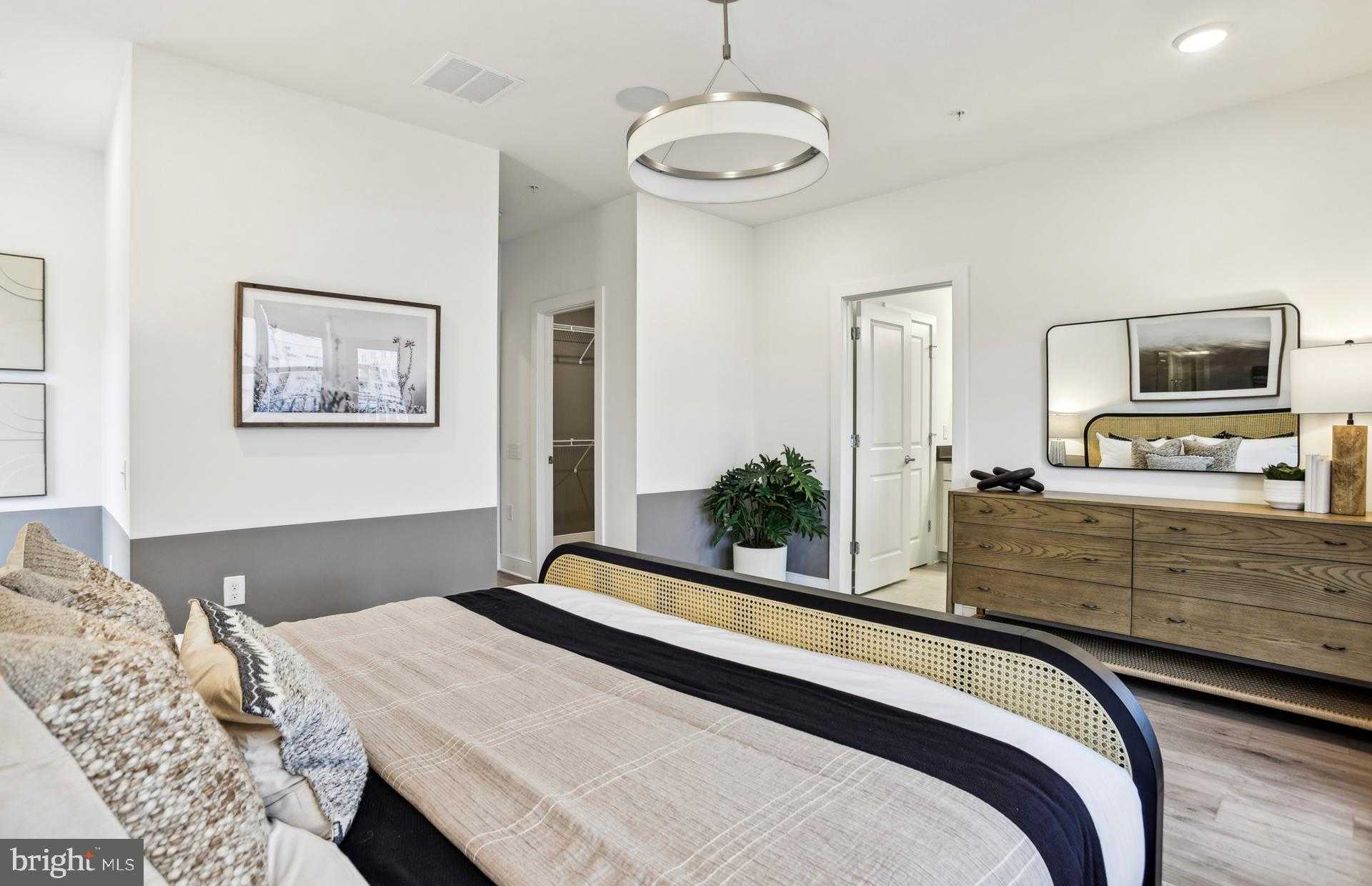 19808 Lavender Dust Sq photo 7