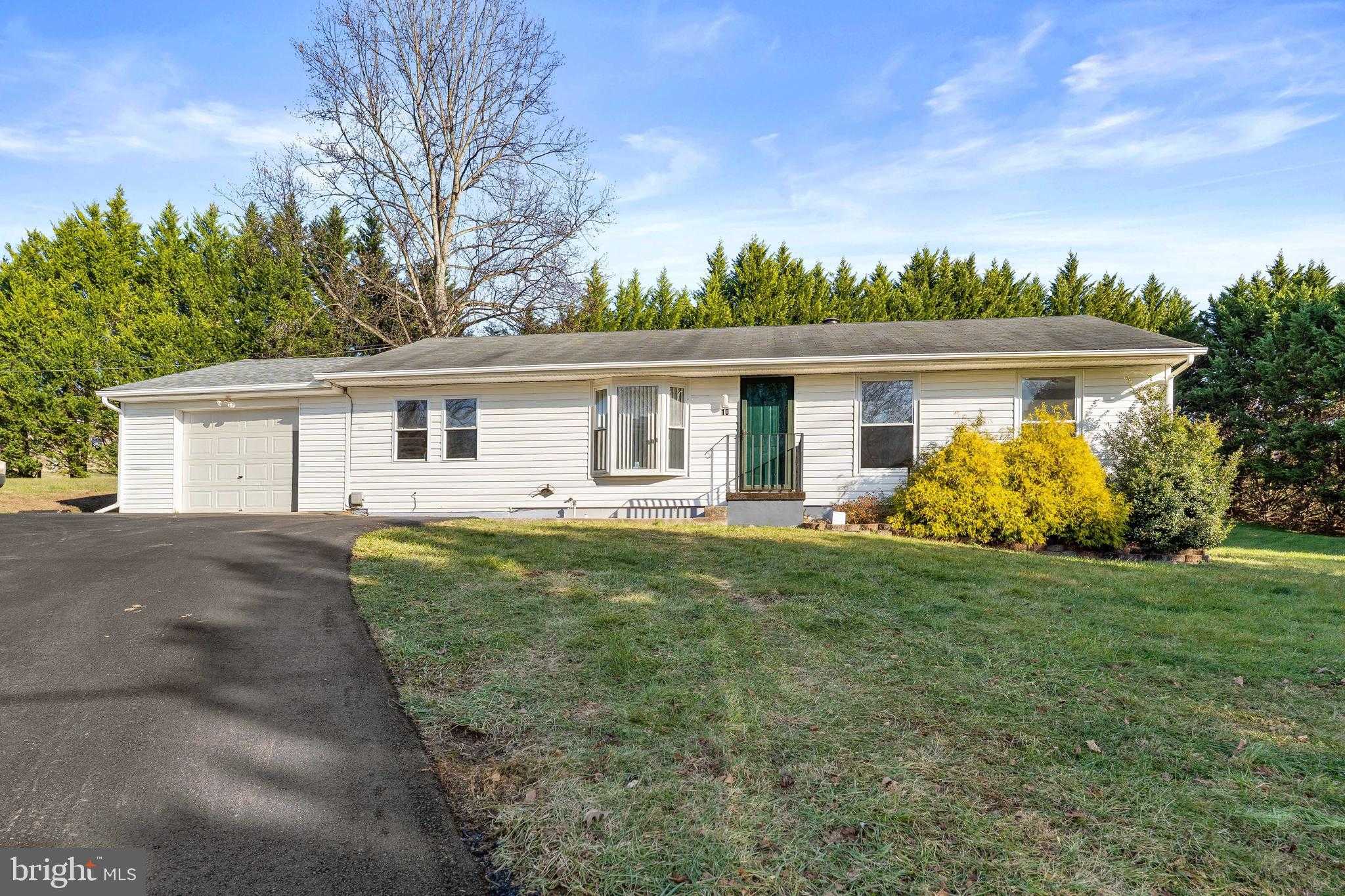 10 N Hills Dr photo 2