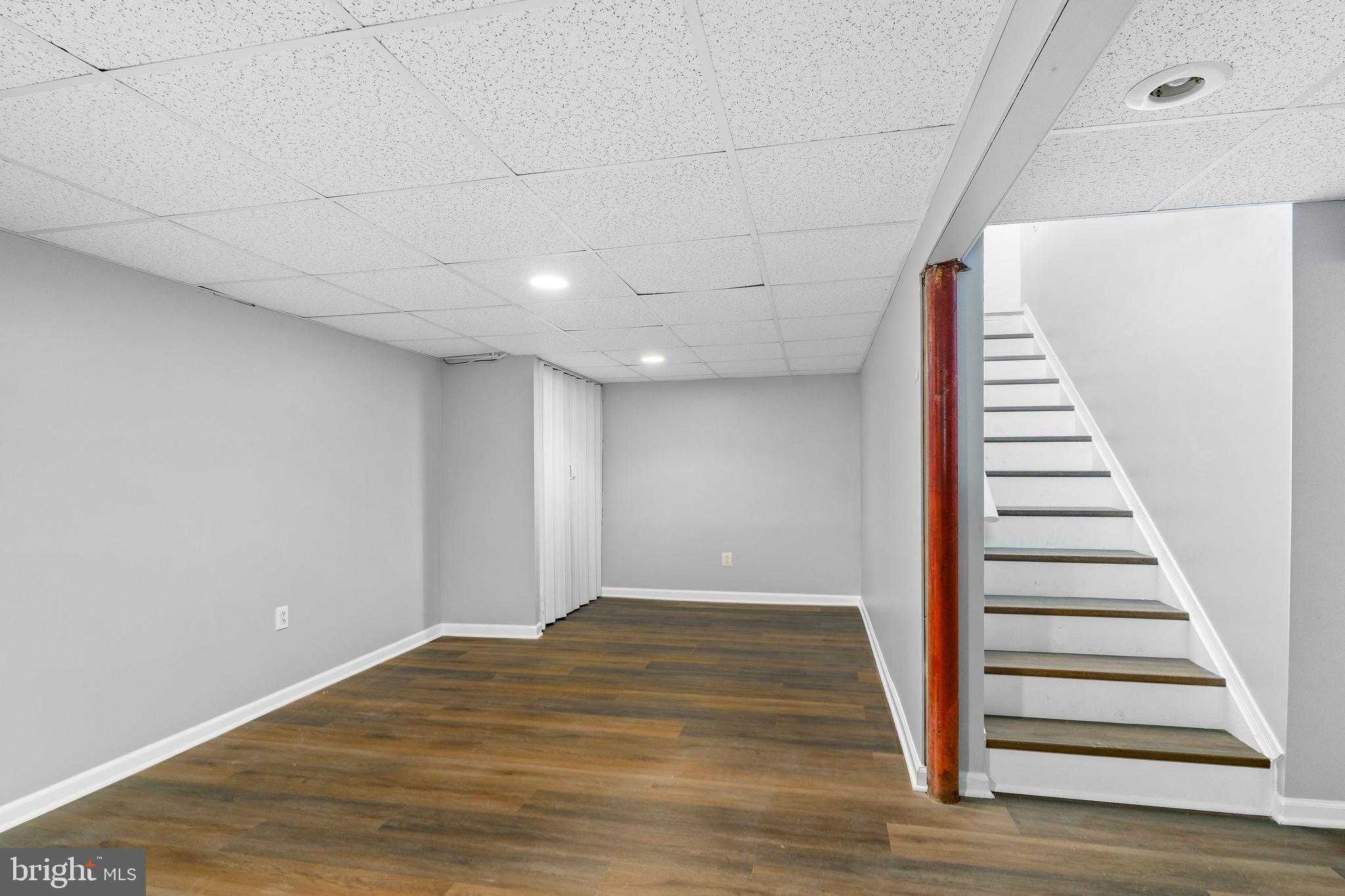 10 N Hills Dr photo 28