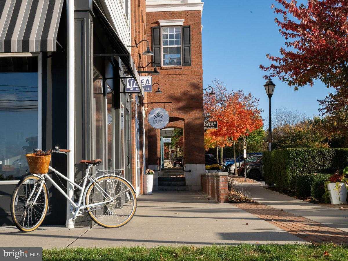 1004 Ashworth St photo 11