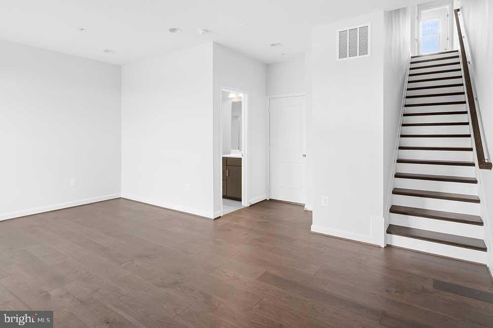 614 Catamaran Way photo 4