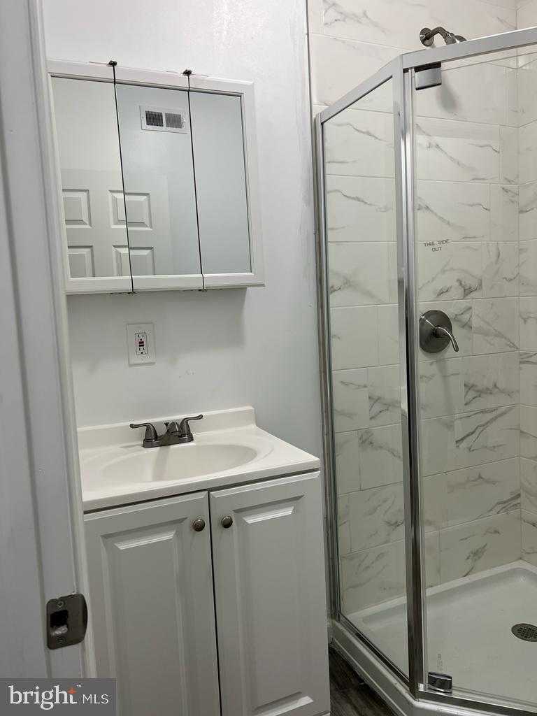 1417 Lenox Ave photo 5