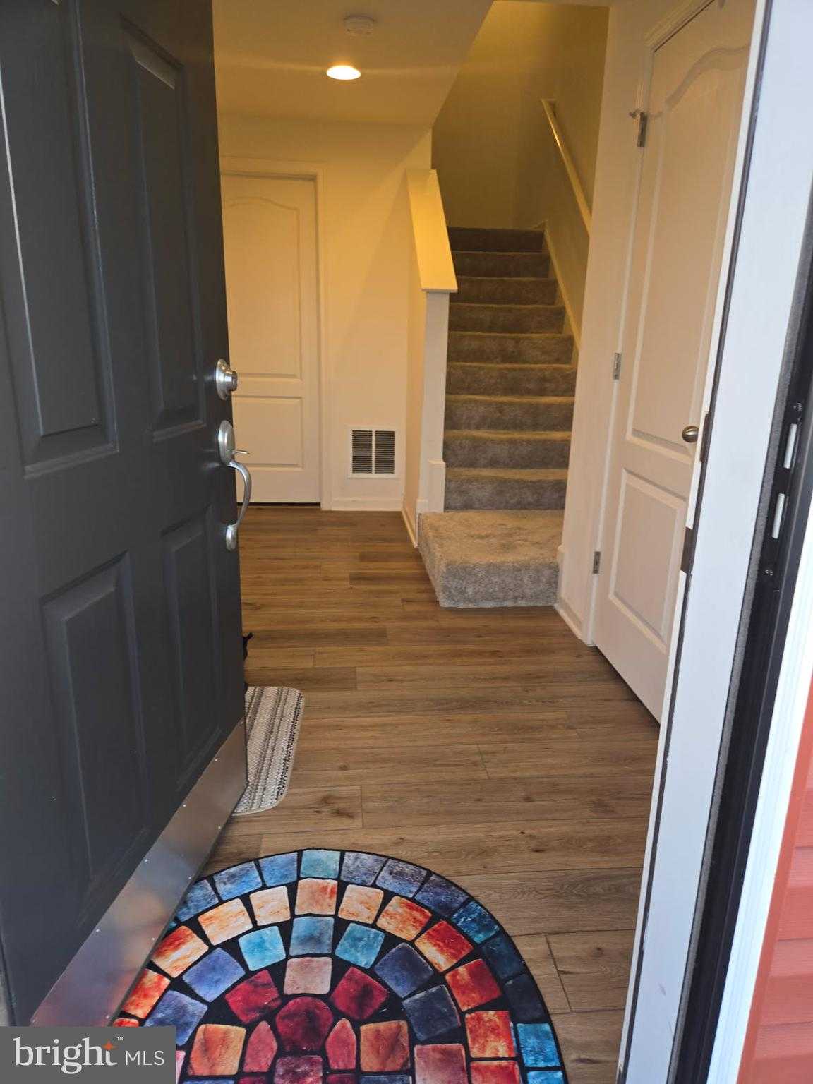 96 Ayrshire Dr photo 2