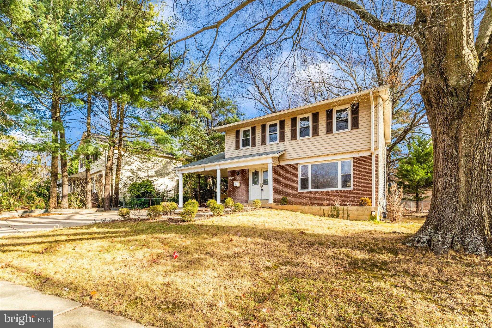 674 College Pkwy photo 3