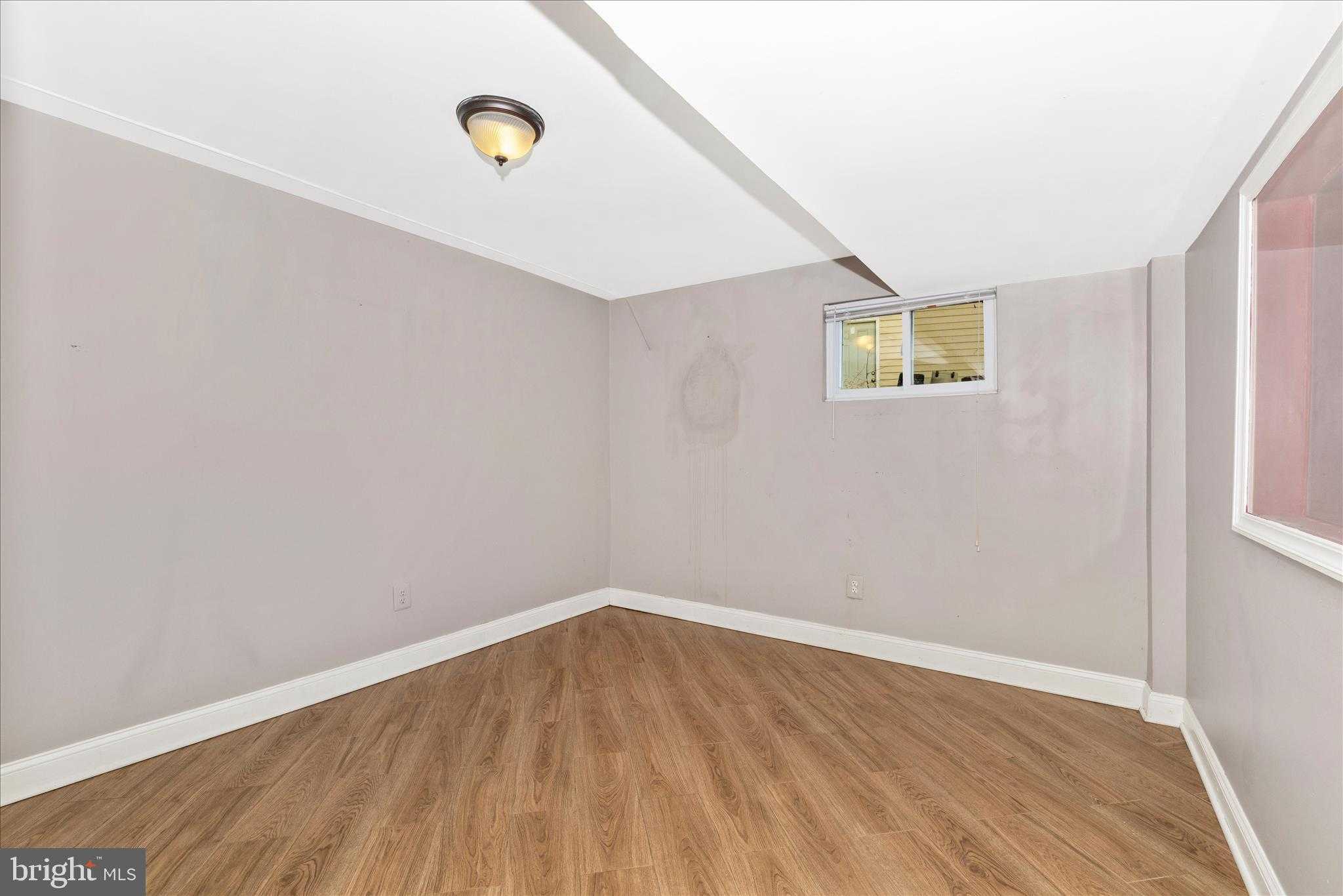 674 College Pkwy photo 38