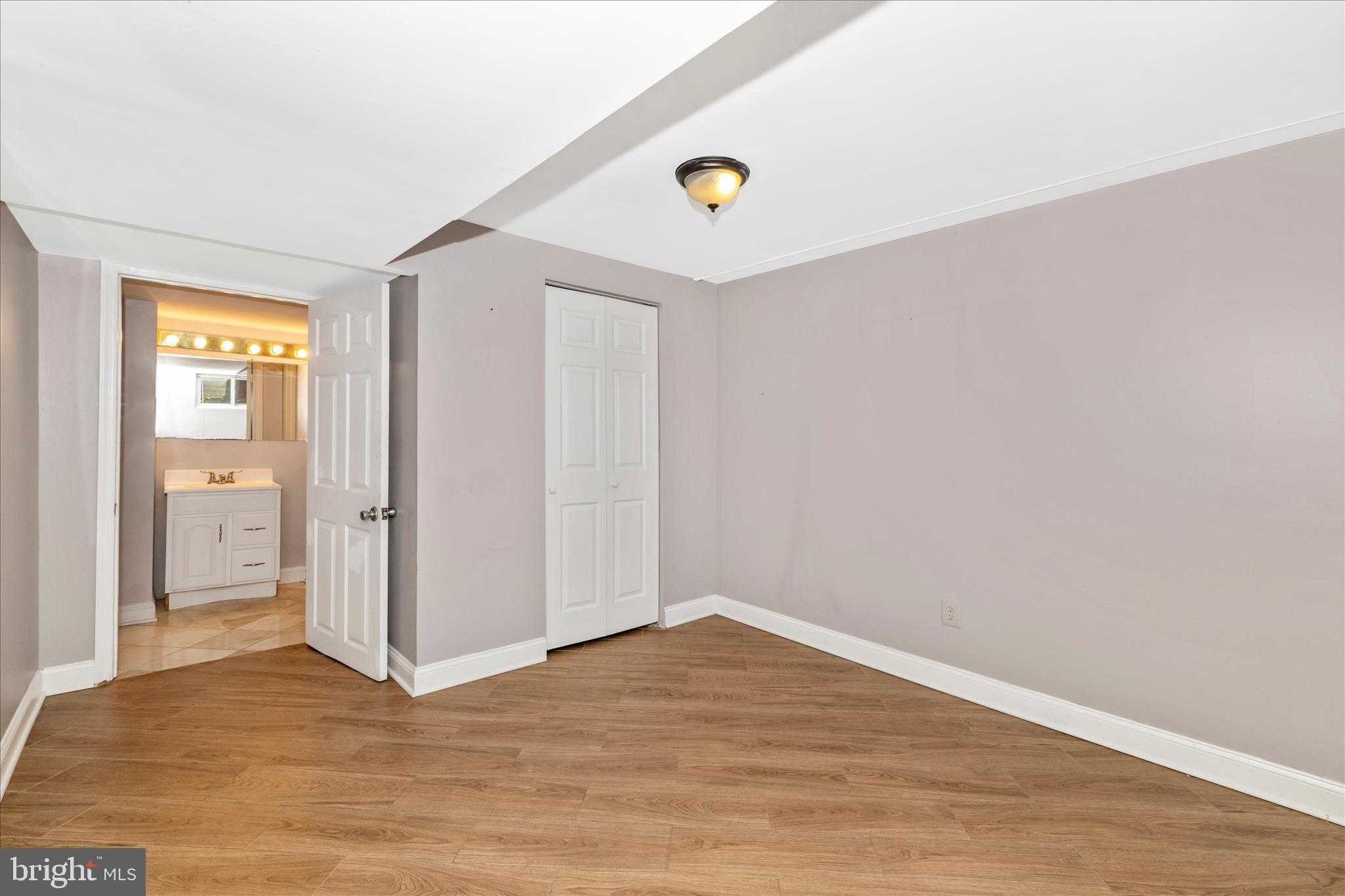 674 College Pkwy photo 39