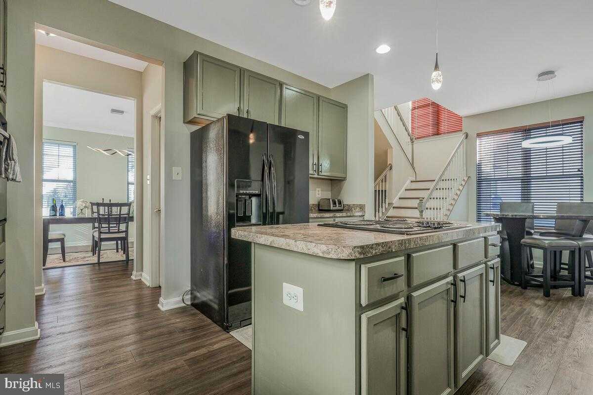 3927 Hedgemeade CT photo 10