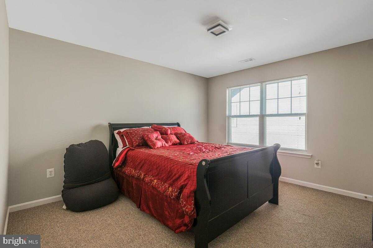 3927 Hedgemeade CT photo 24