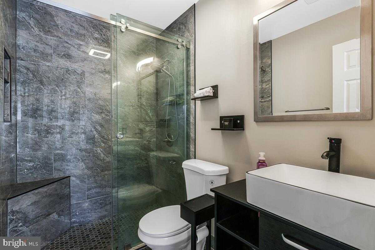 3927 Hedgemeade CT photo 25