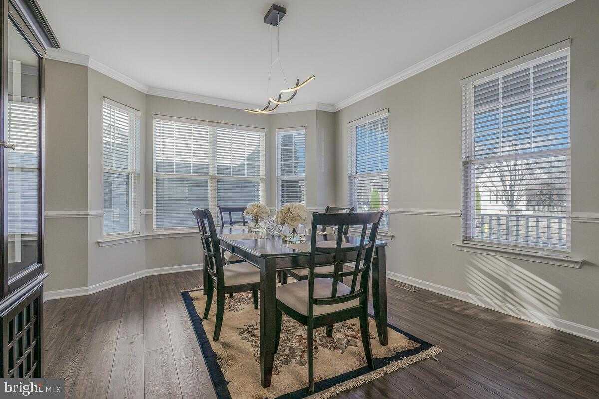 3927 Hedgemeade CT photo 7