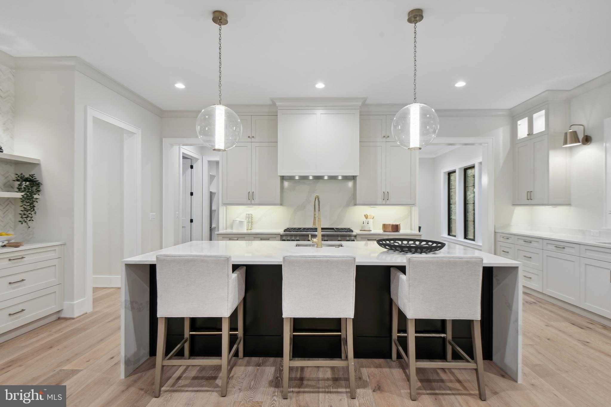 6523 Old Chesterbrook Rd photo 6