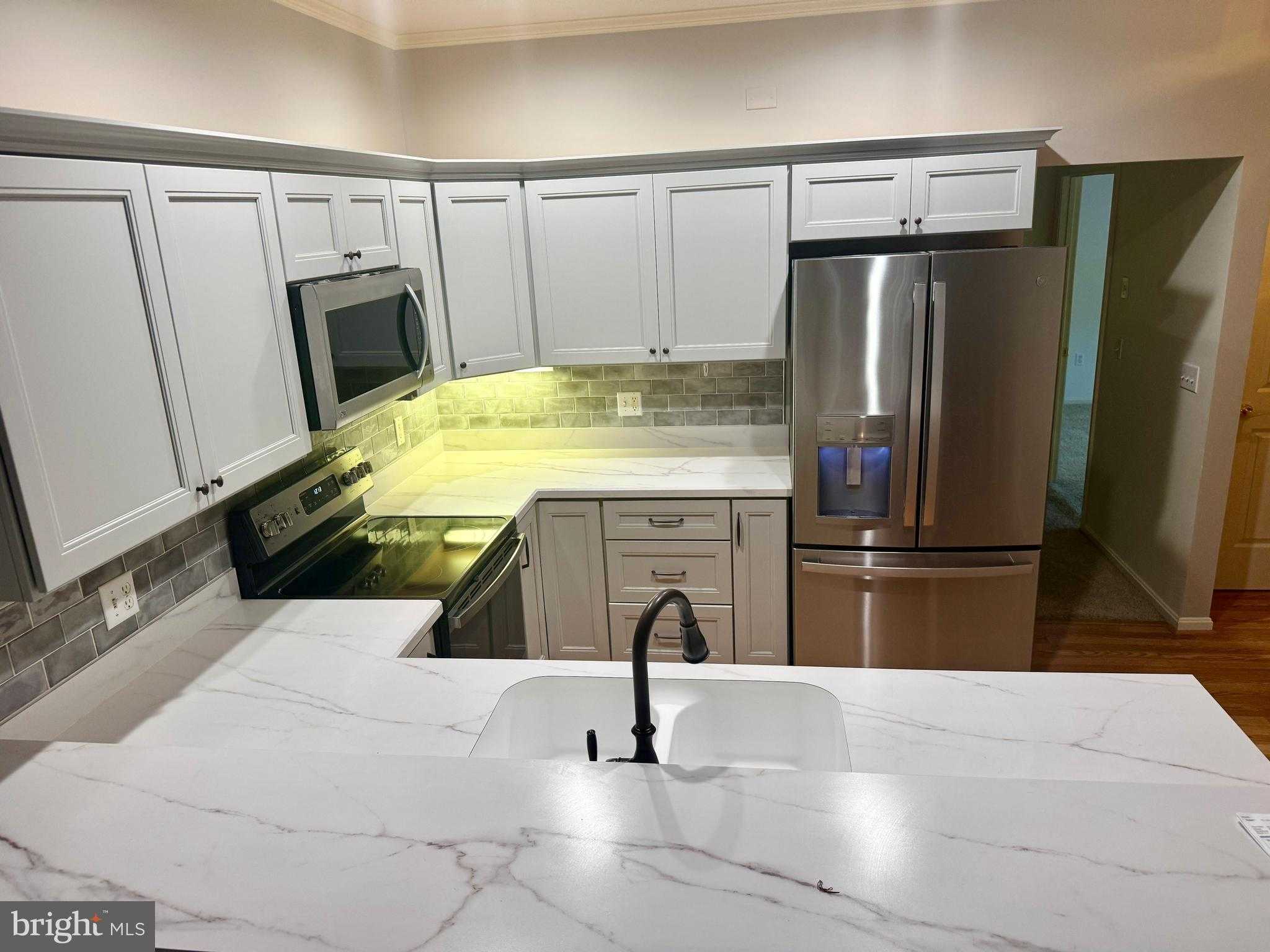 925 Winding Way photo 10