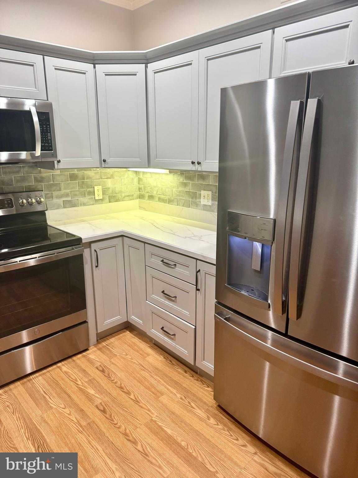 925 Winding Way photo 12