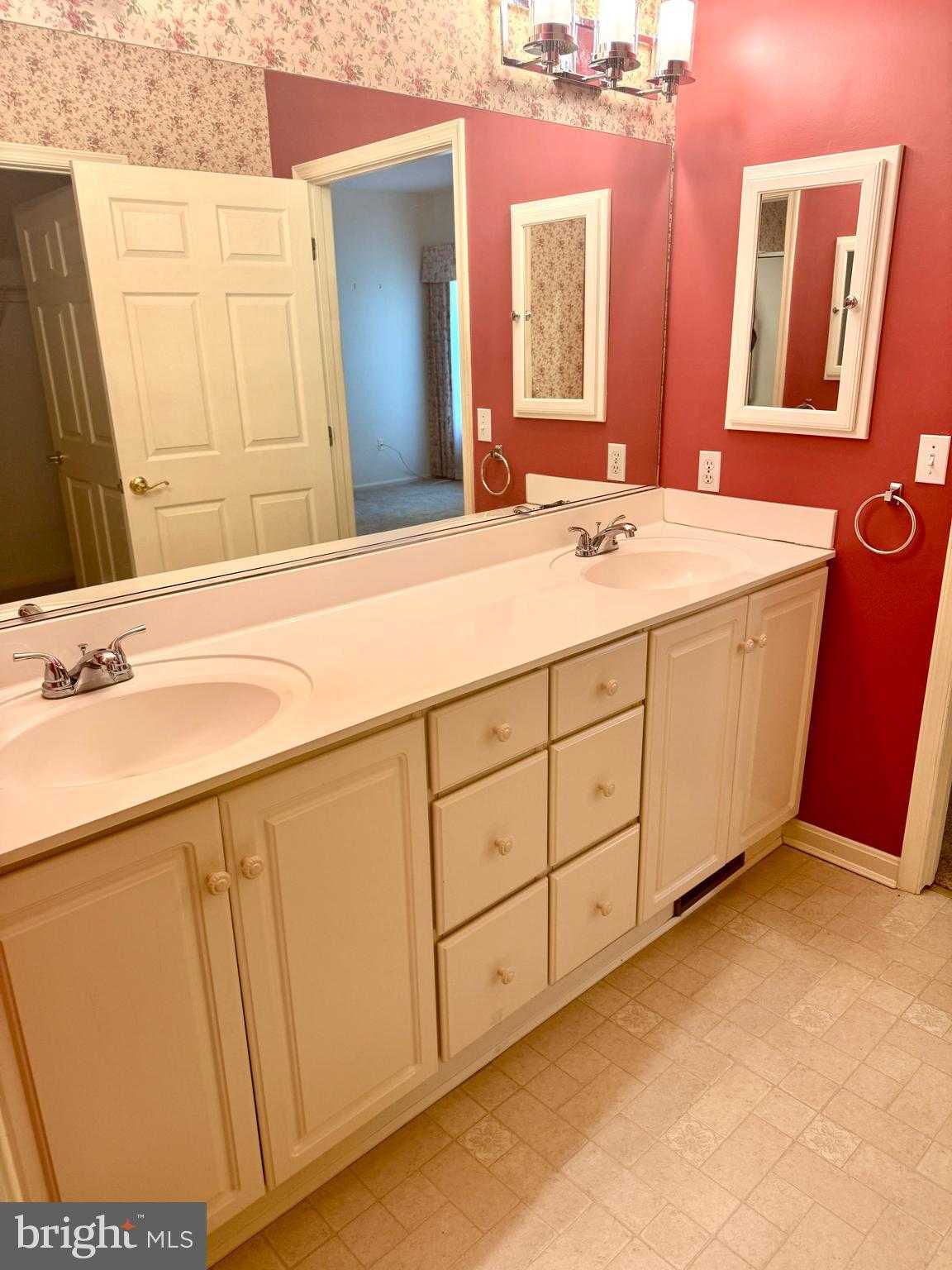 925 Winding Way photo 21