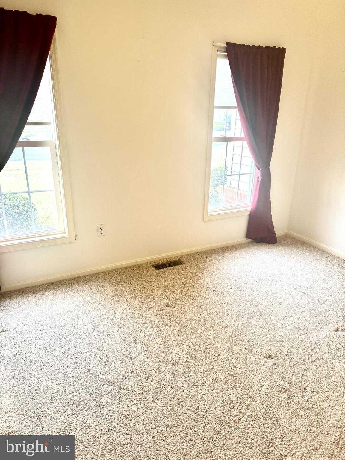 925 Winding Way photo 6