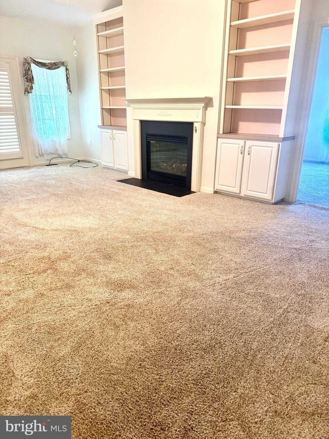 925 Winding Way photo 7