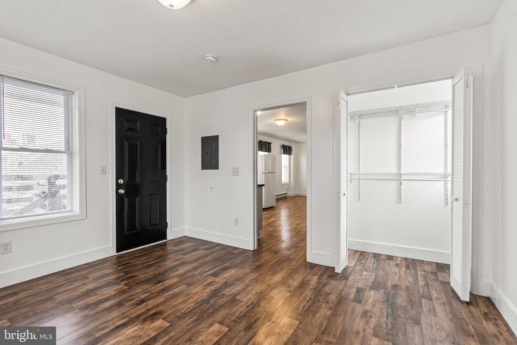 207 N Mulberry St photo 16