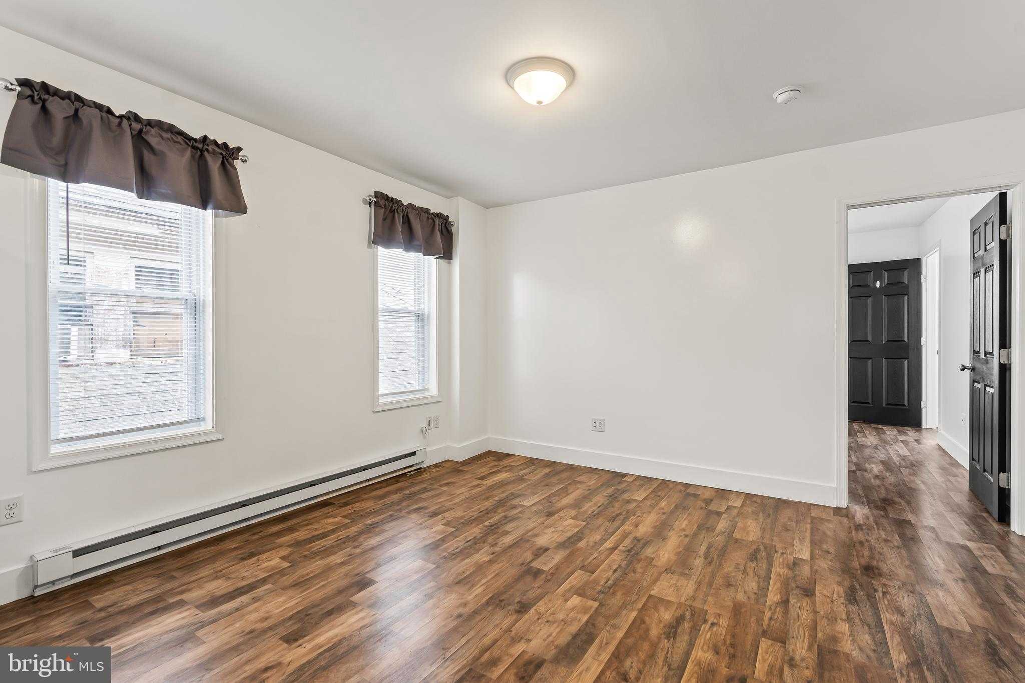 207 N Mulberry St photo 9