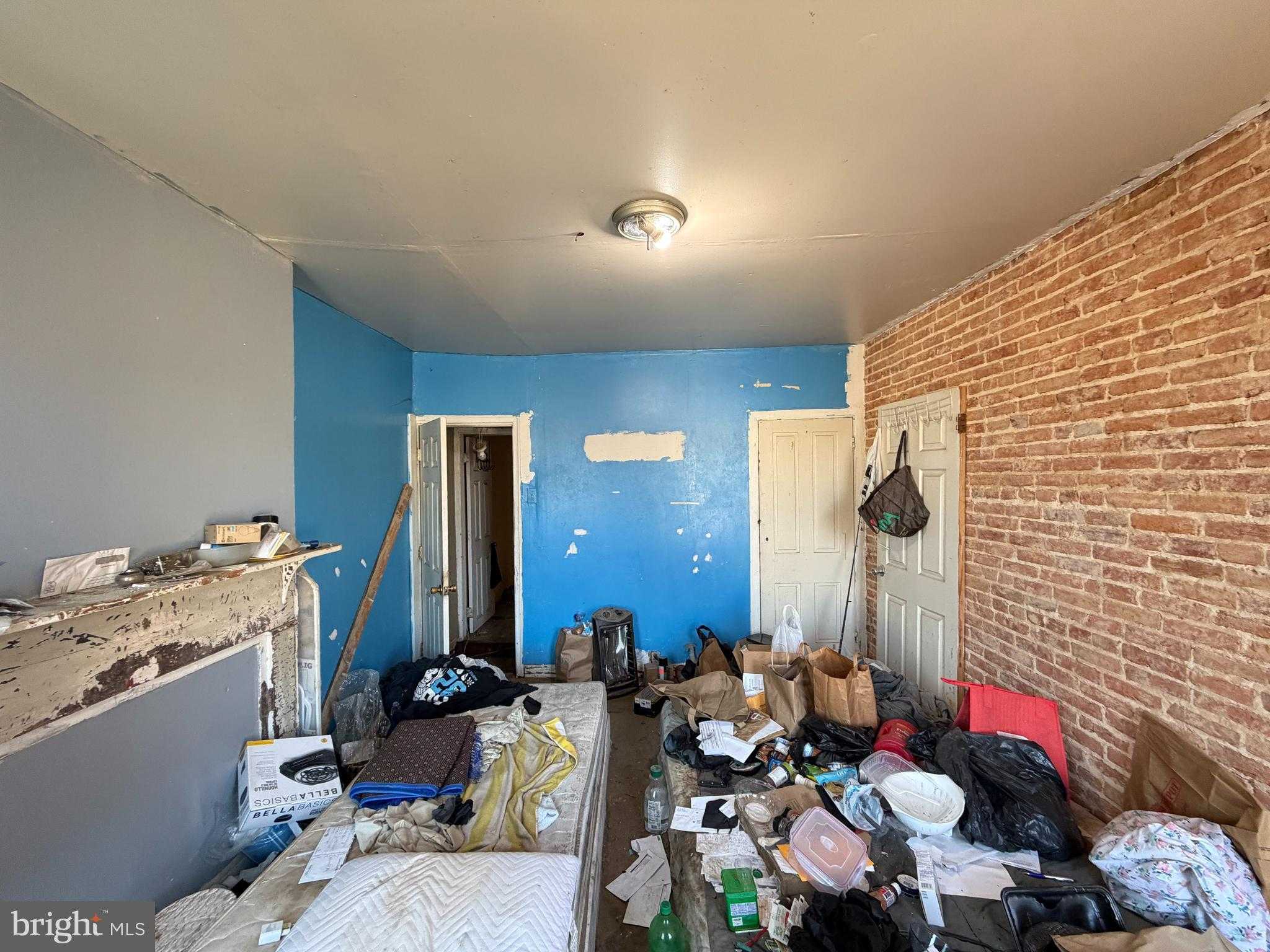 1212 N Spring St photo 11