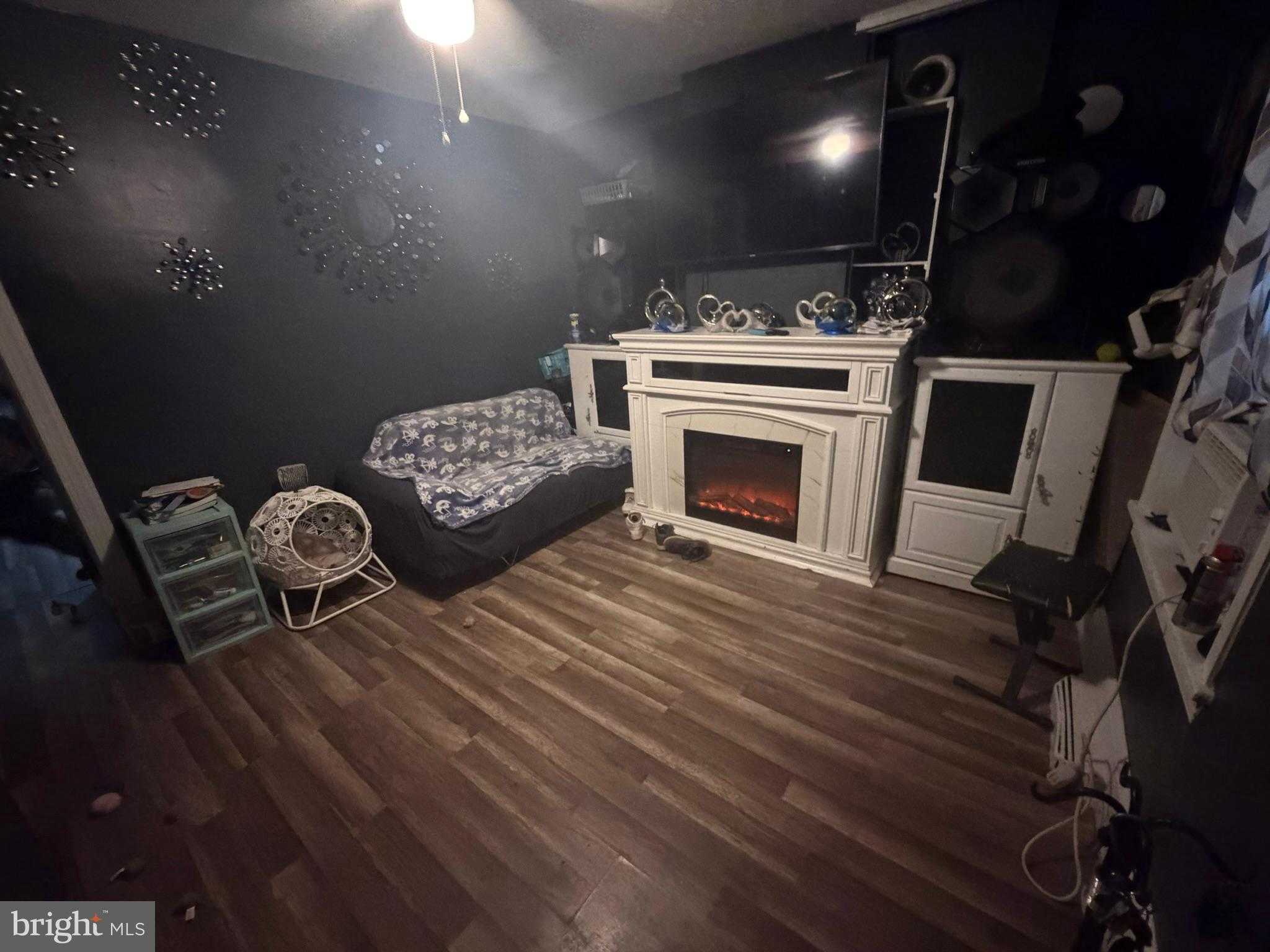 9 E Basin St photo 3