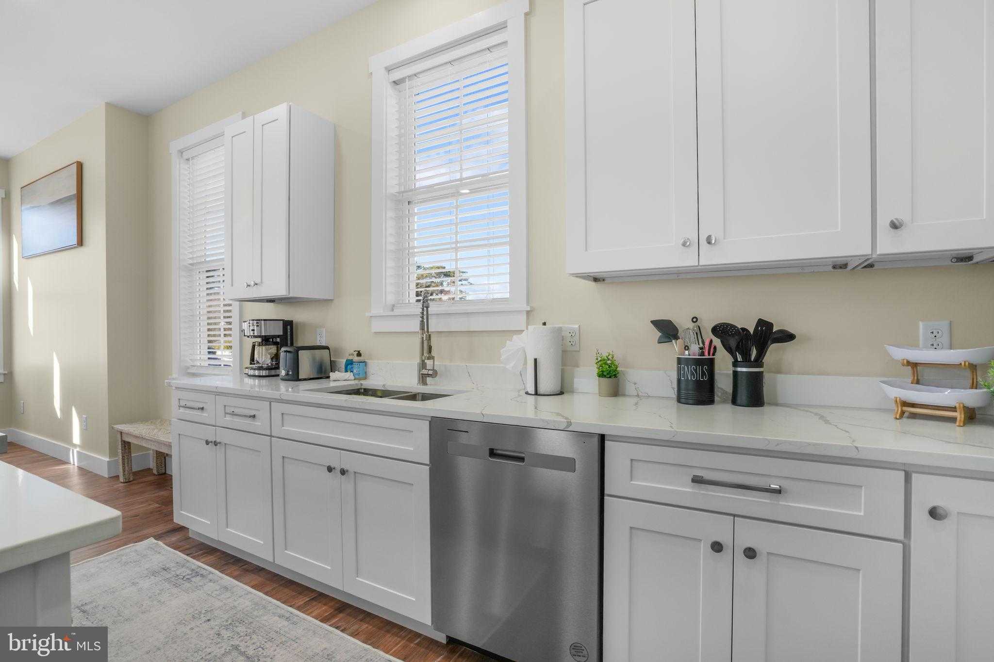 8046 Clarkson Ln photo 12