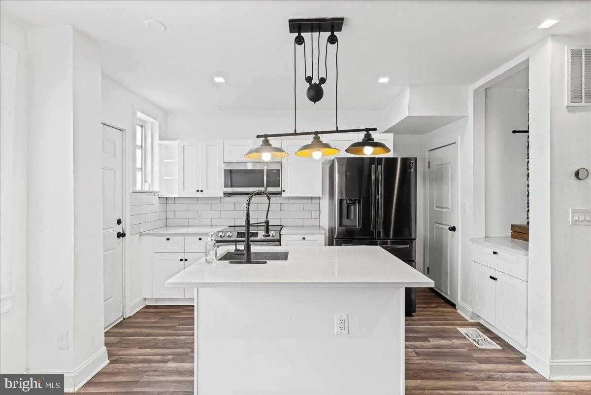 2637 S Carroll St photo 10