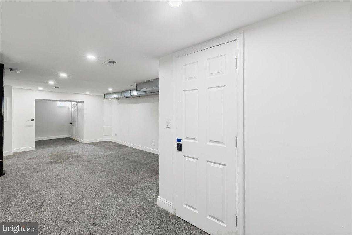 2637 S Carroll St photo 24