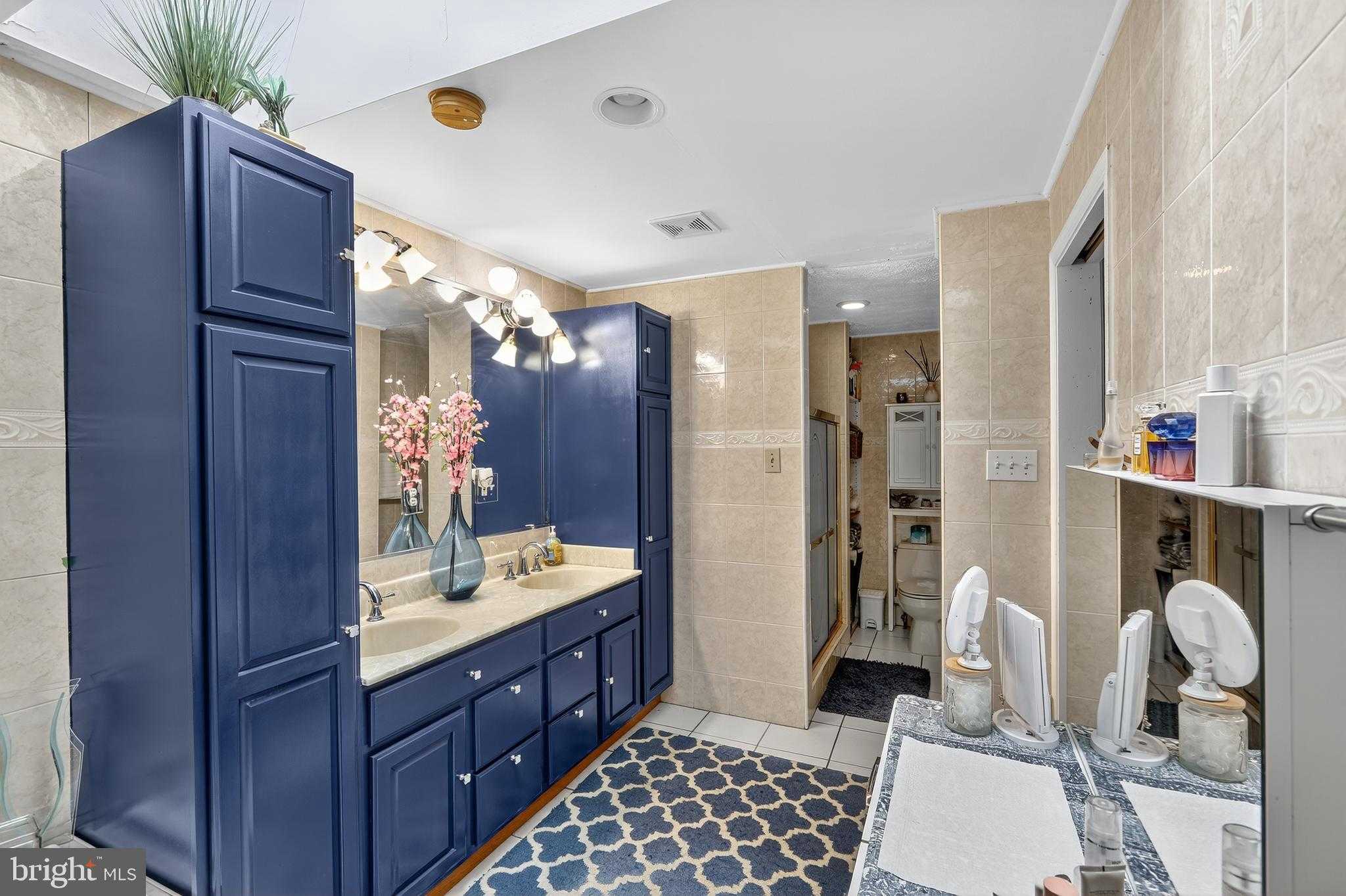 2103 Gibbons CT photo 26