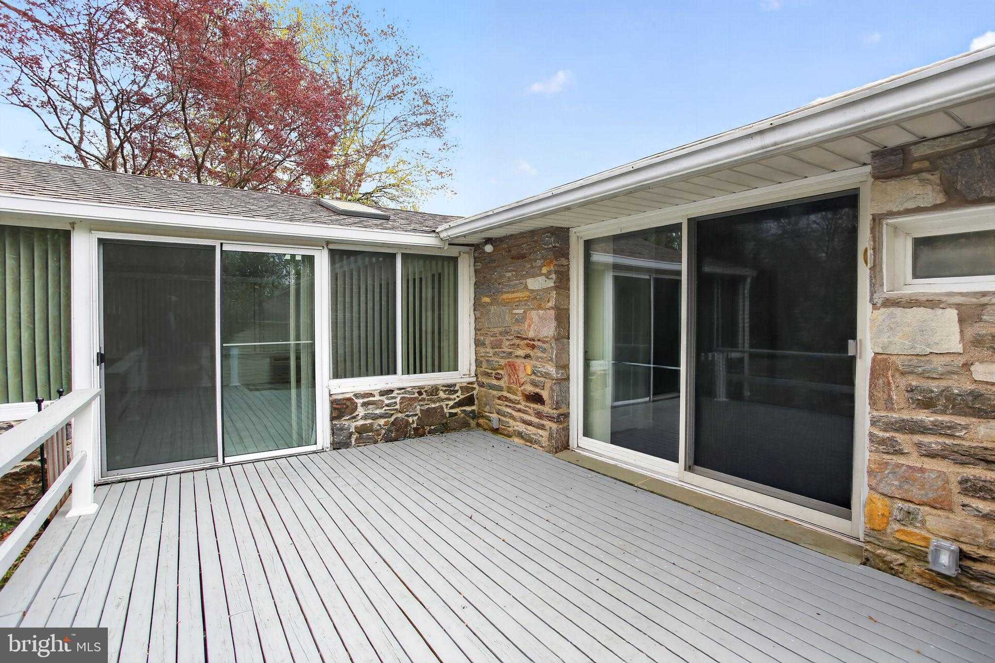 65 Russell Rd photo 31