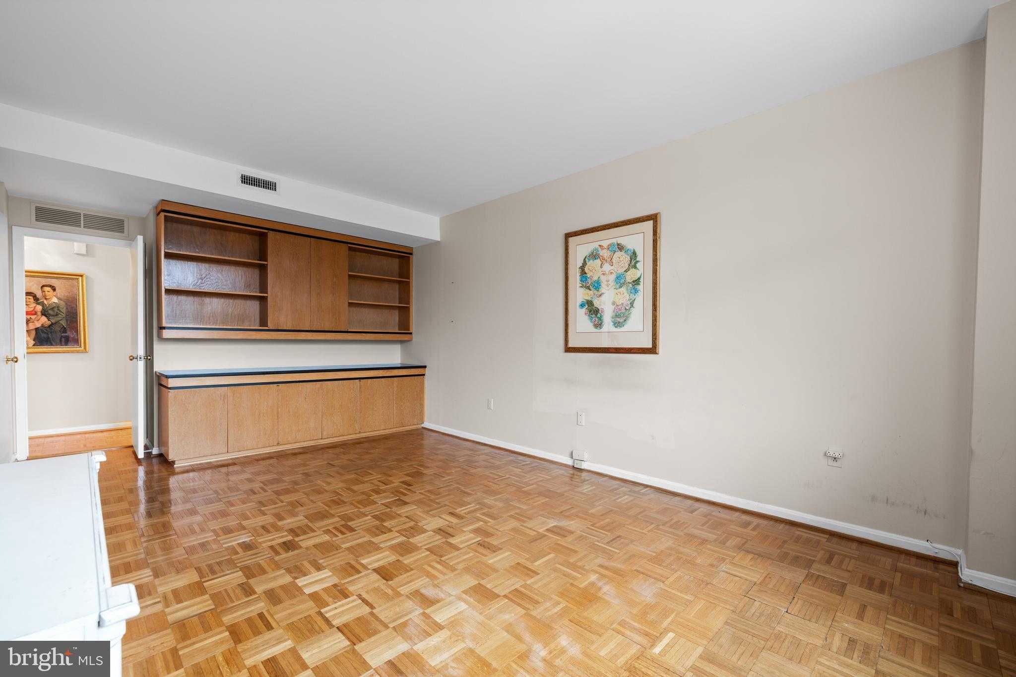 1 Slade Ave Apt 304 photo 30