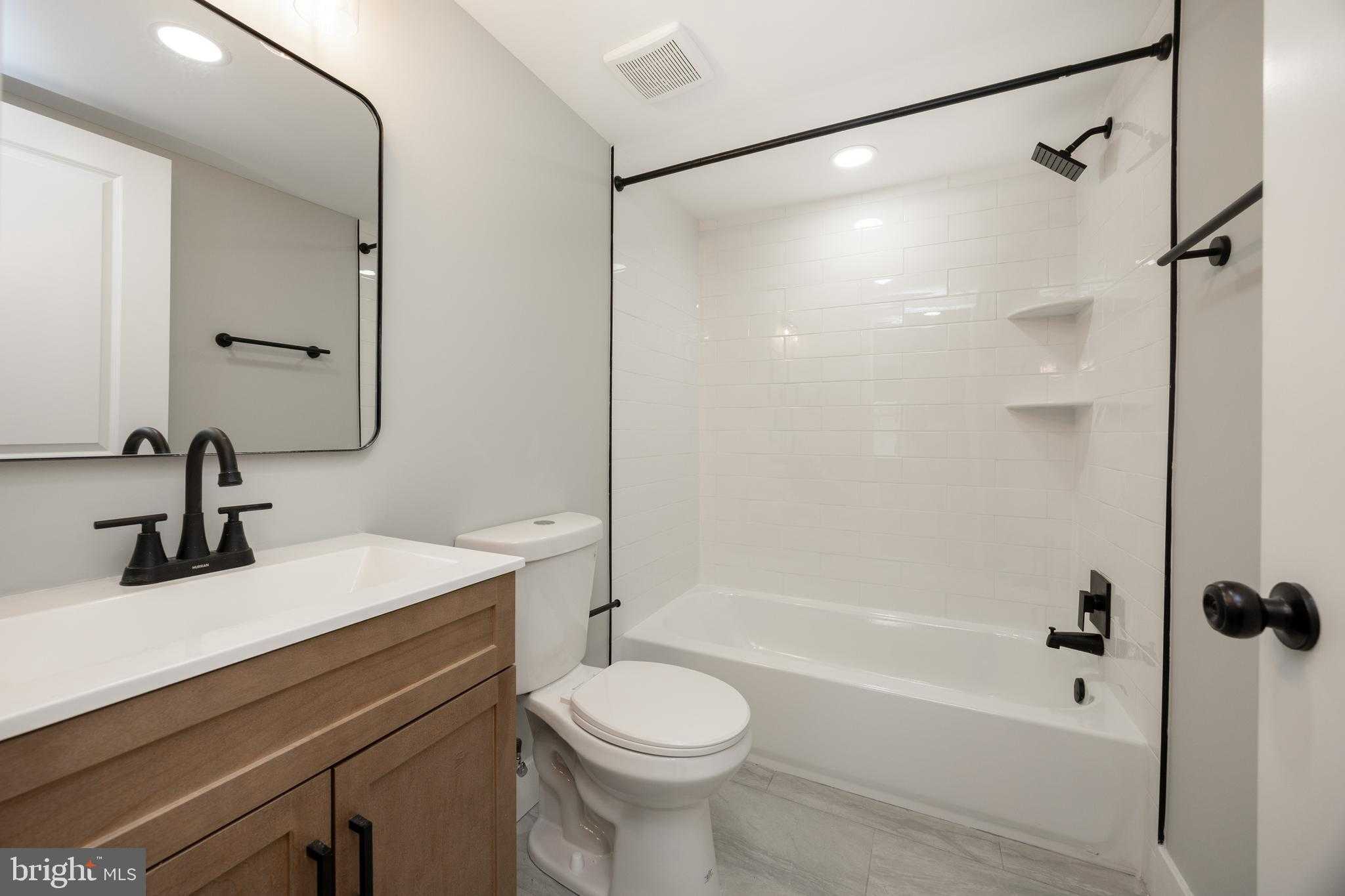 181 W 7th Ave photo 34