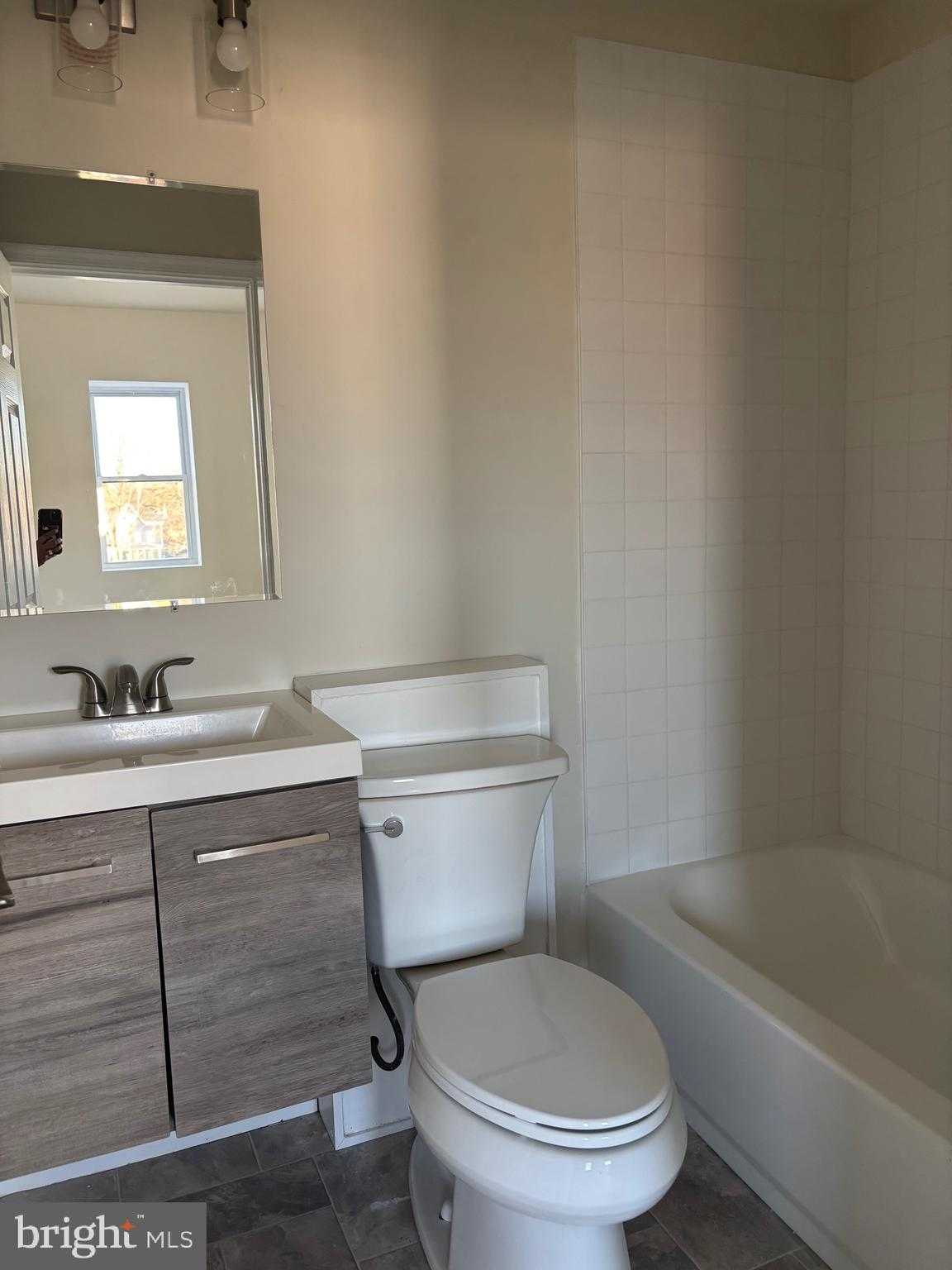 402 Colwyn Ave photo 14