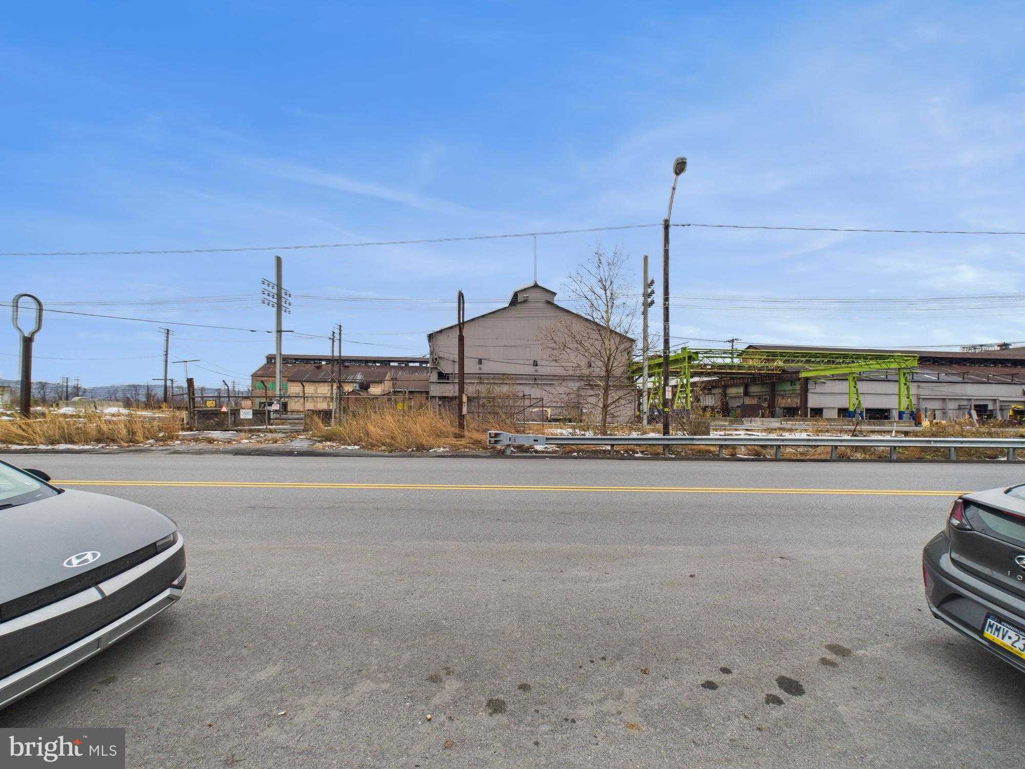 673 S Front St photo 8