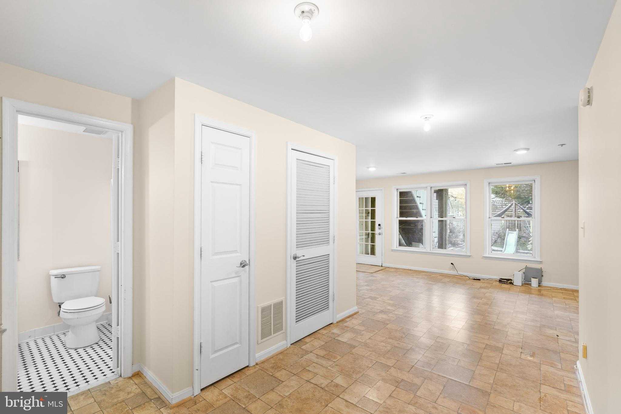 596 Chestertown St photo 49