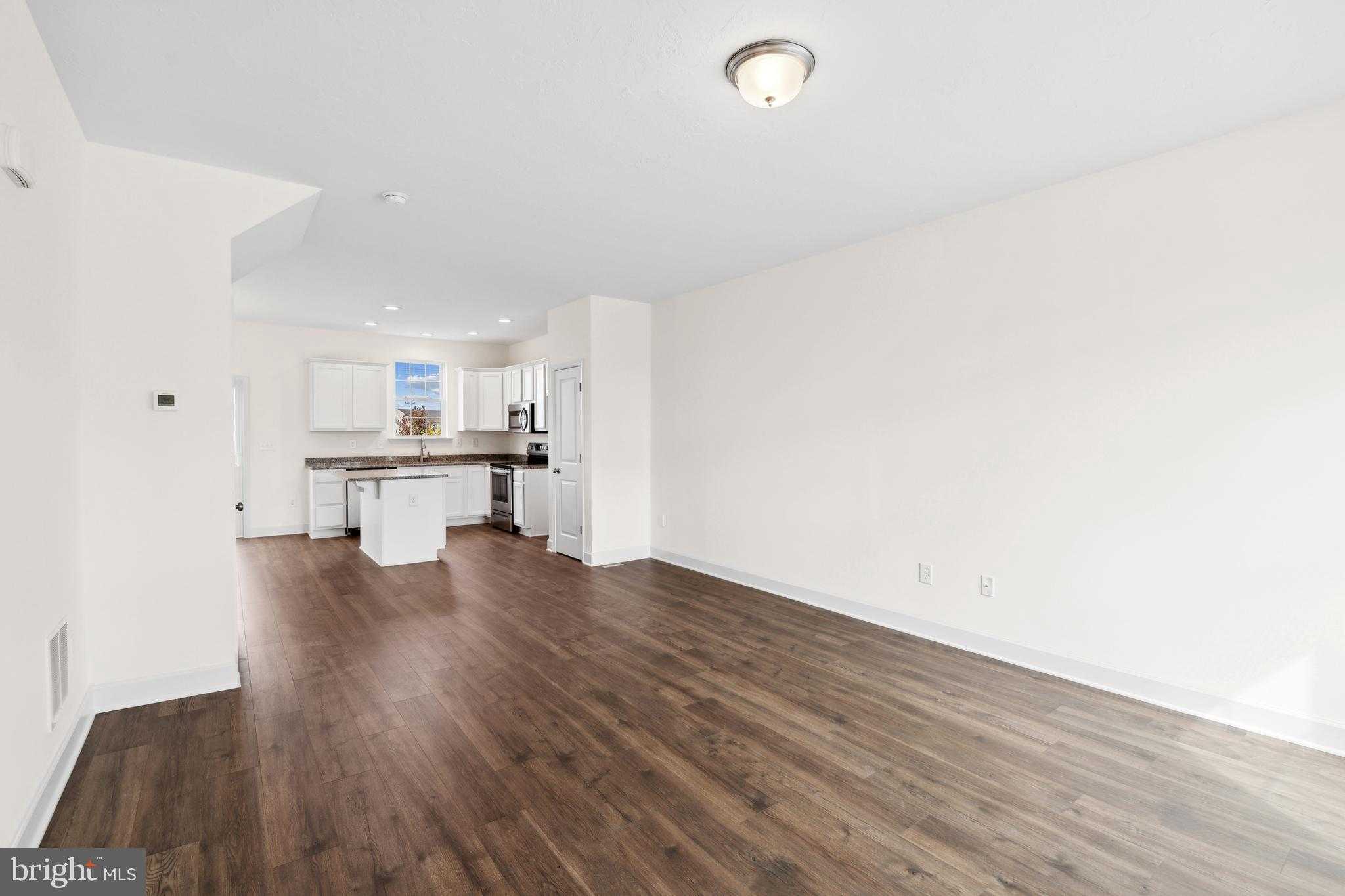 3805 Castle Dr photo 4