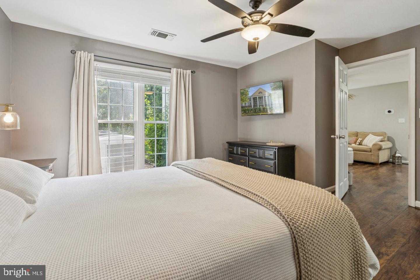 606 Squire Ln photo 16