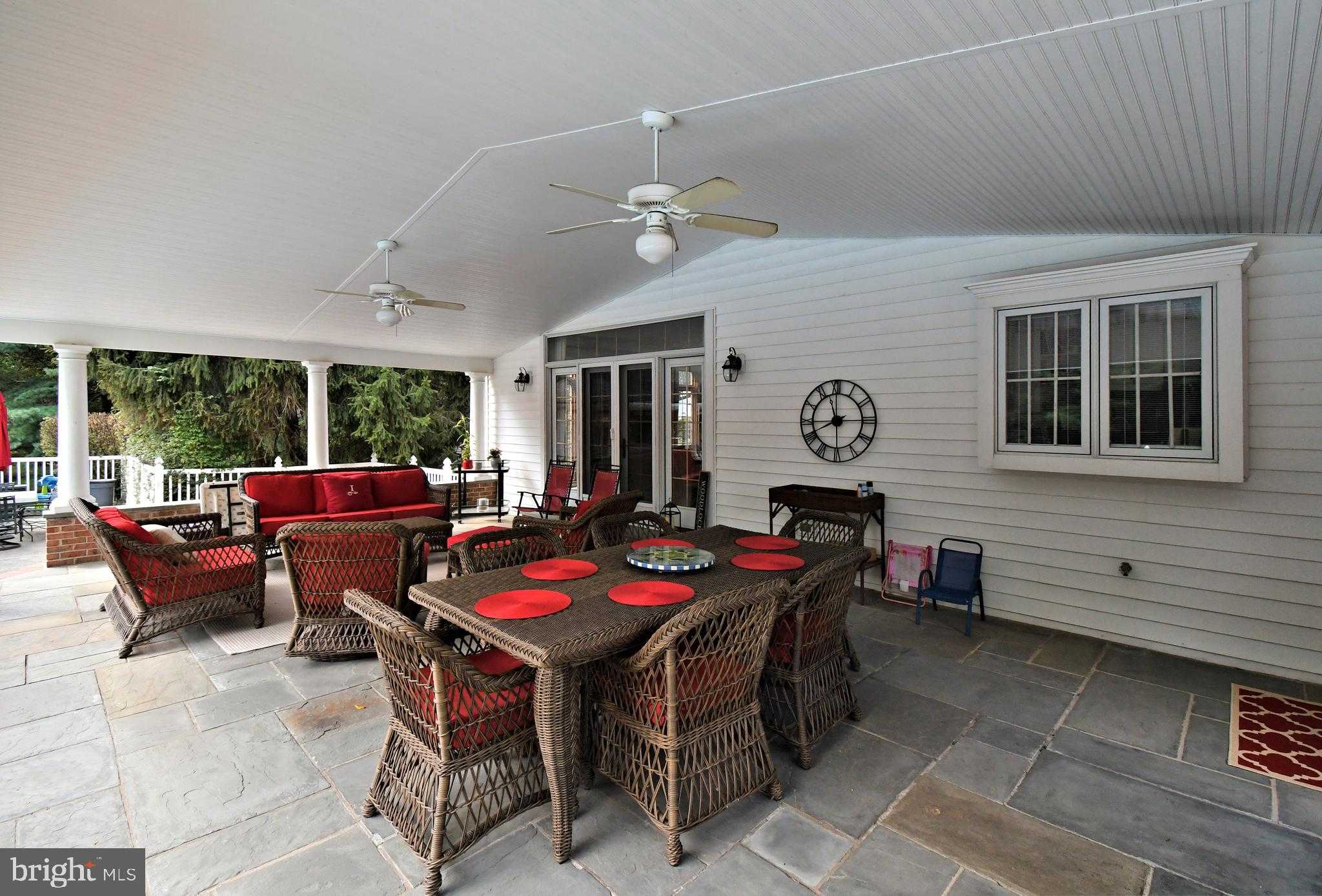 1536 Carlene CT photo 64