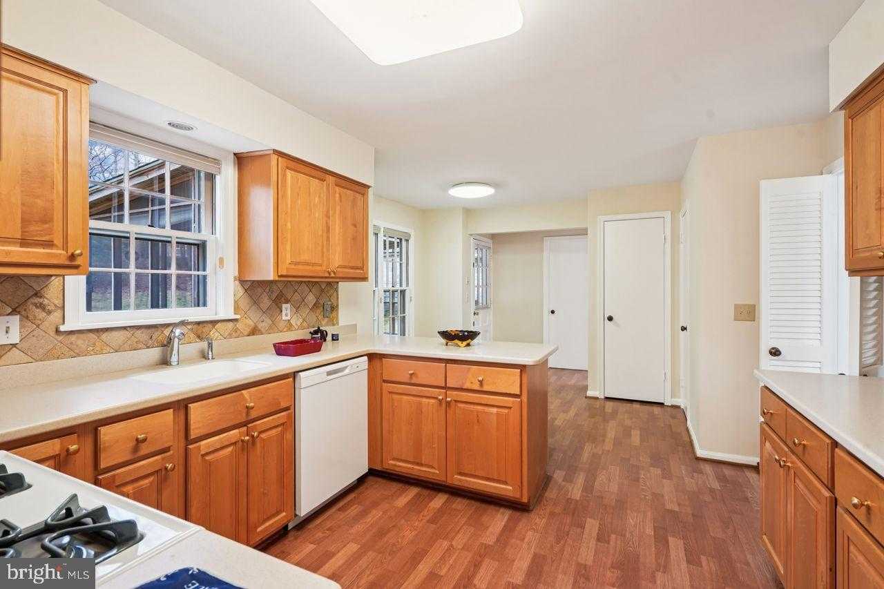 8020 Lakenheath Way photo 10