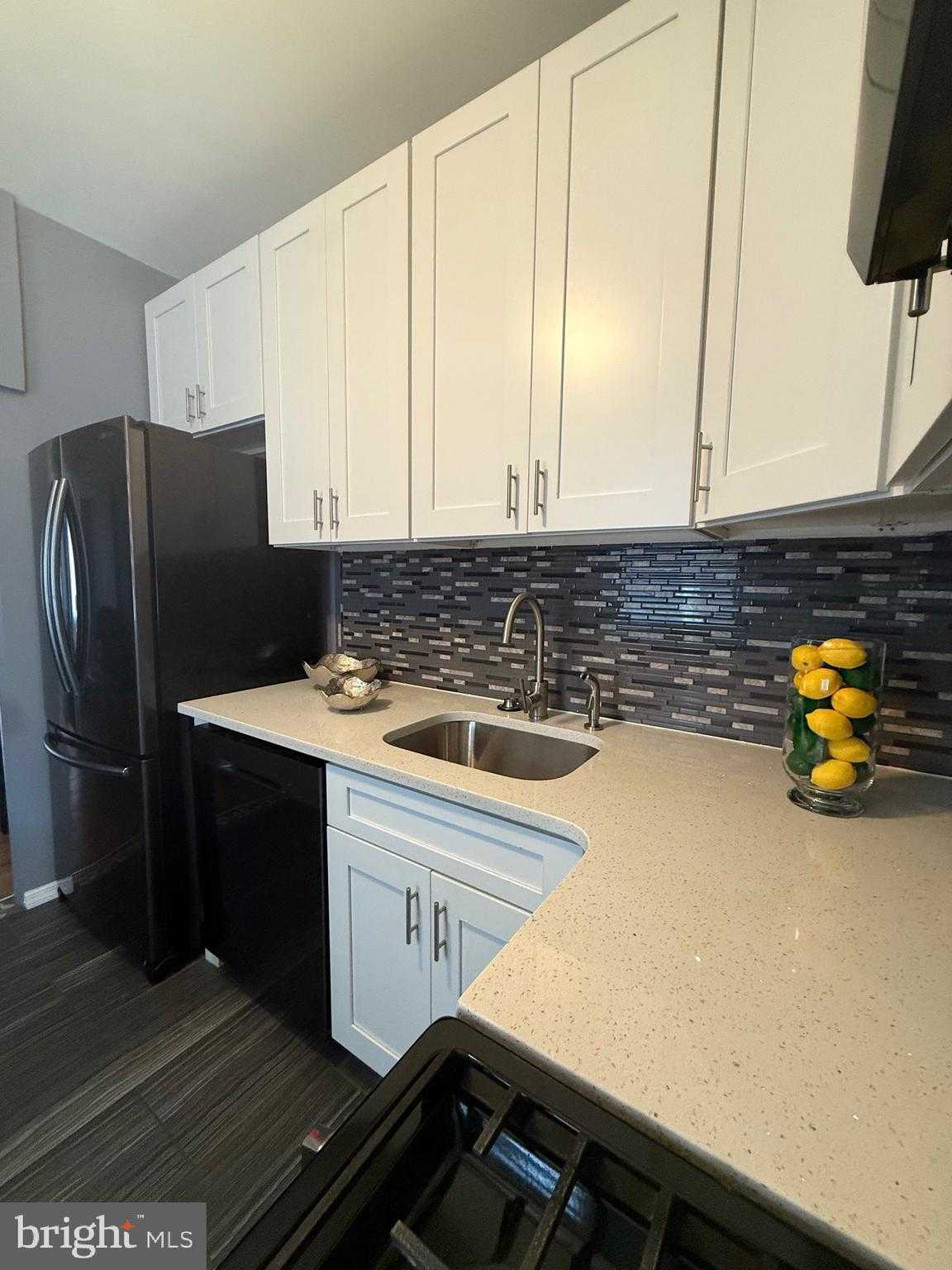 3146 Mercer St photo 21