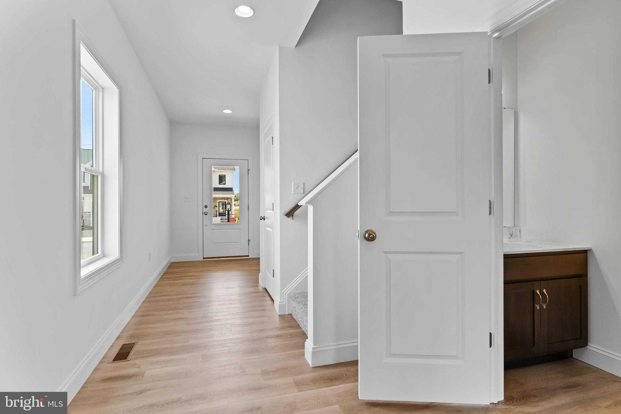 673 Brittany Dr photo 2