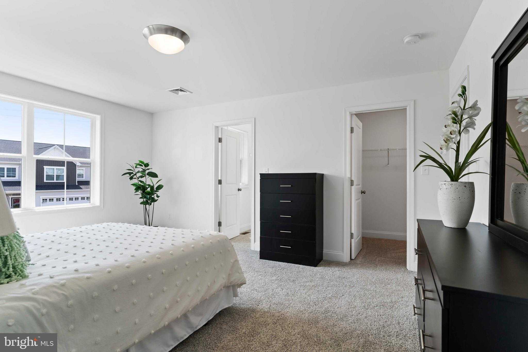 673 Brittany Dr photo 20