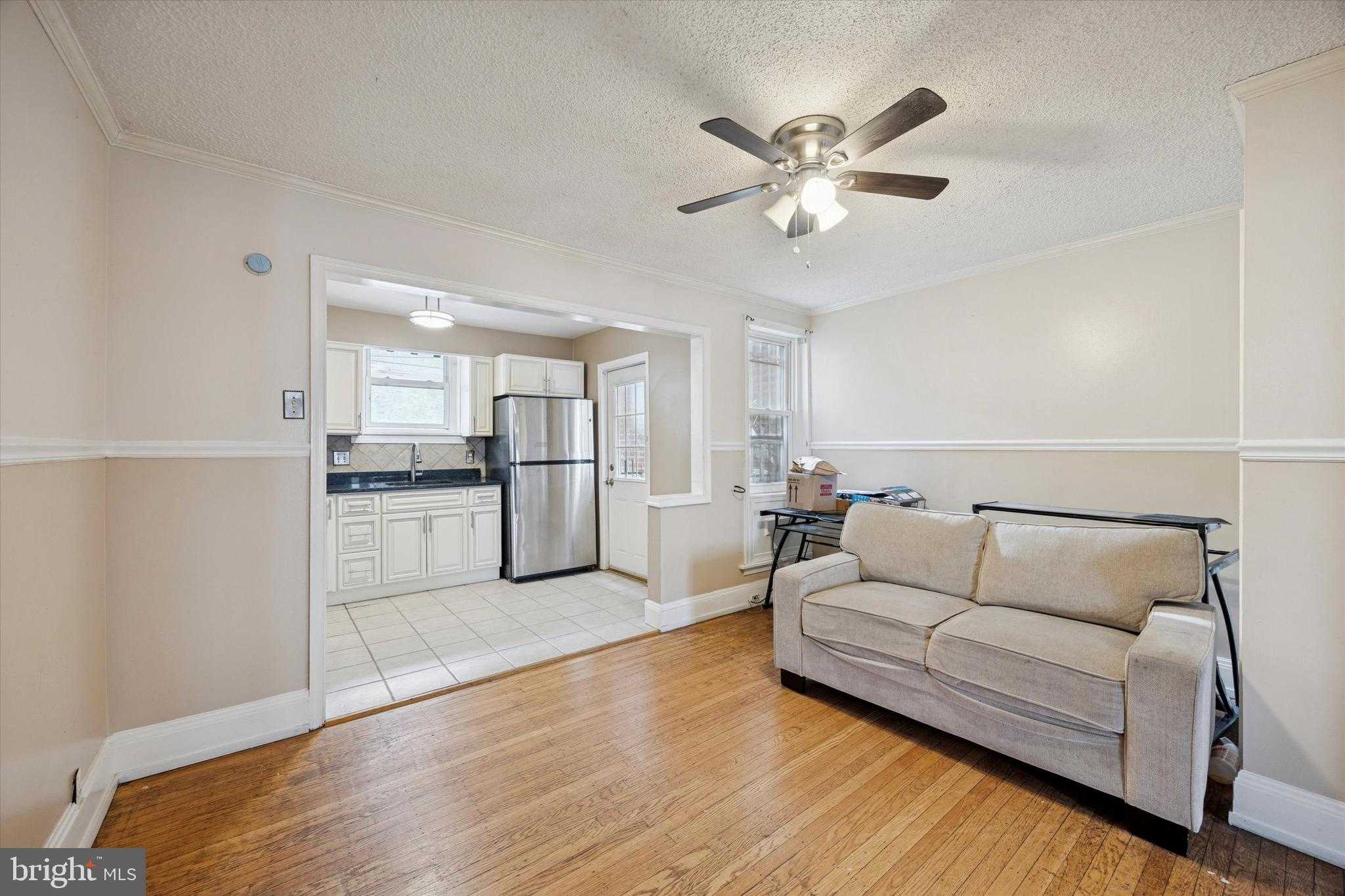 1502 E Lycoming St photo 5