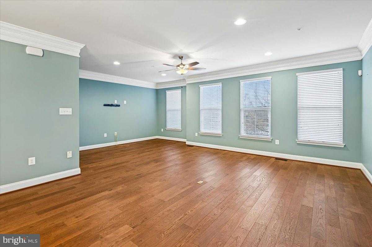 709 Skippers Ln photo 11