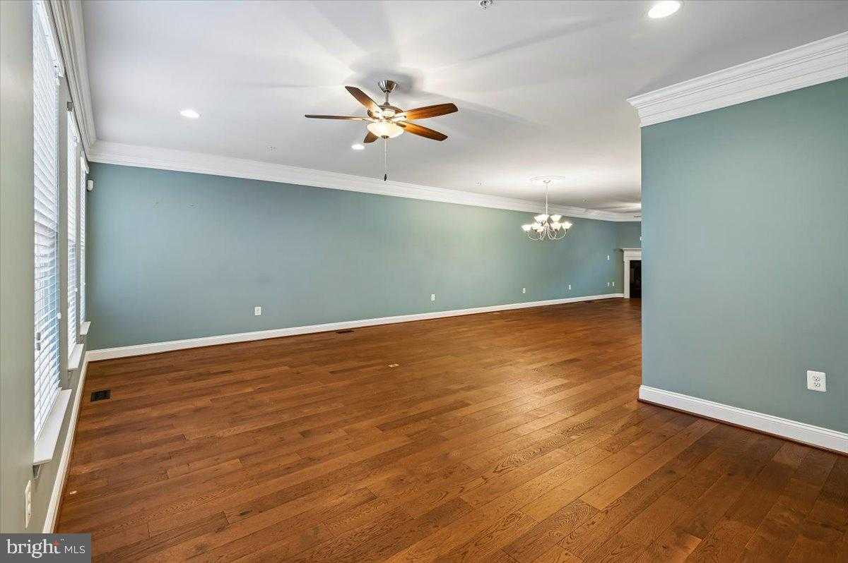 709 Skippers Ln photo 14